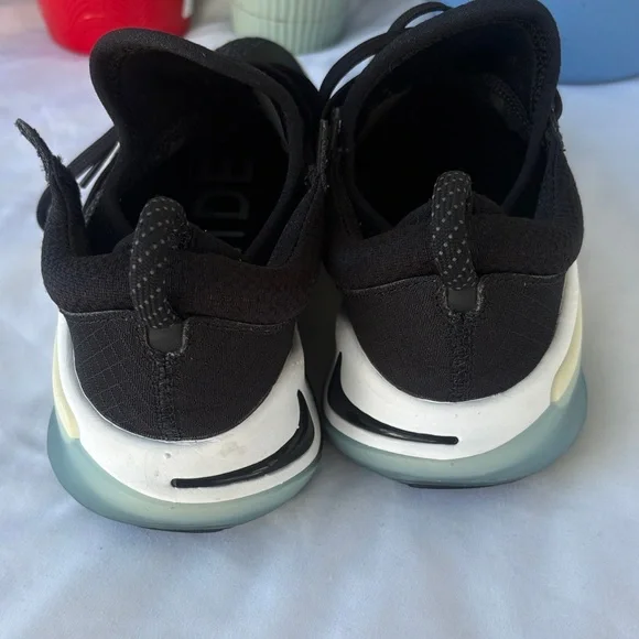 Nike Black Knit Sneakers with White Soles - Picture 3 of 5